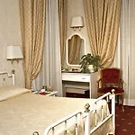 Daniela Hotel