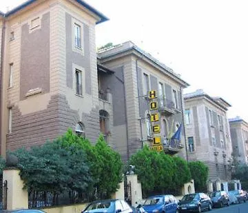 Daniela 3* Rome